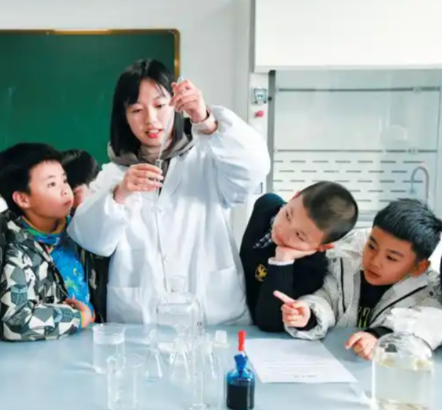 教育资源不仅缩短了孩子们的上学路更拓宽了成长路 教育资源不仅缩短了孩子们的上学路更拓宽了成长路