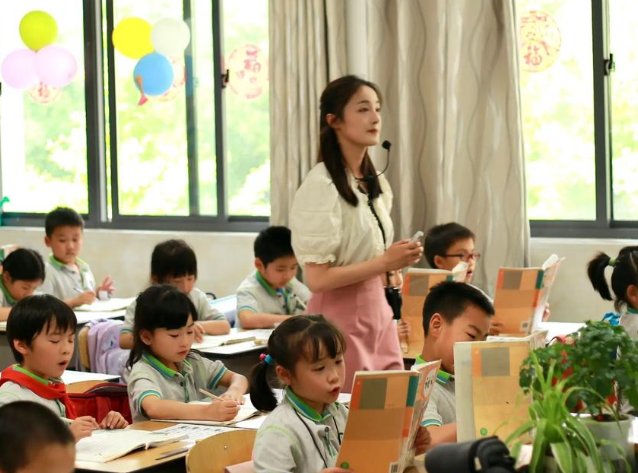 赛道不少学生学以致用研制的智能驱鸟系统落地村庄果园 赛道不少学生学以致用研制的智能驱鸟系统落地村庄果园